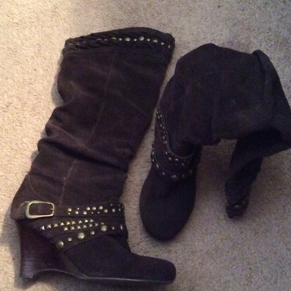 Suede boots